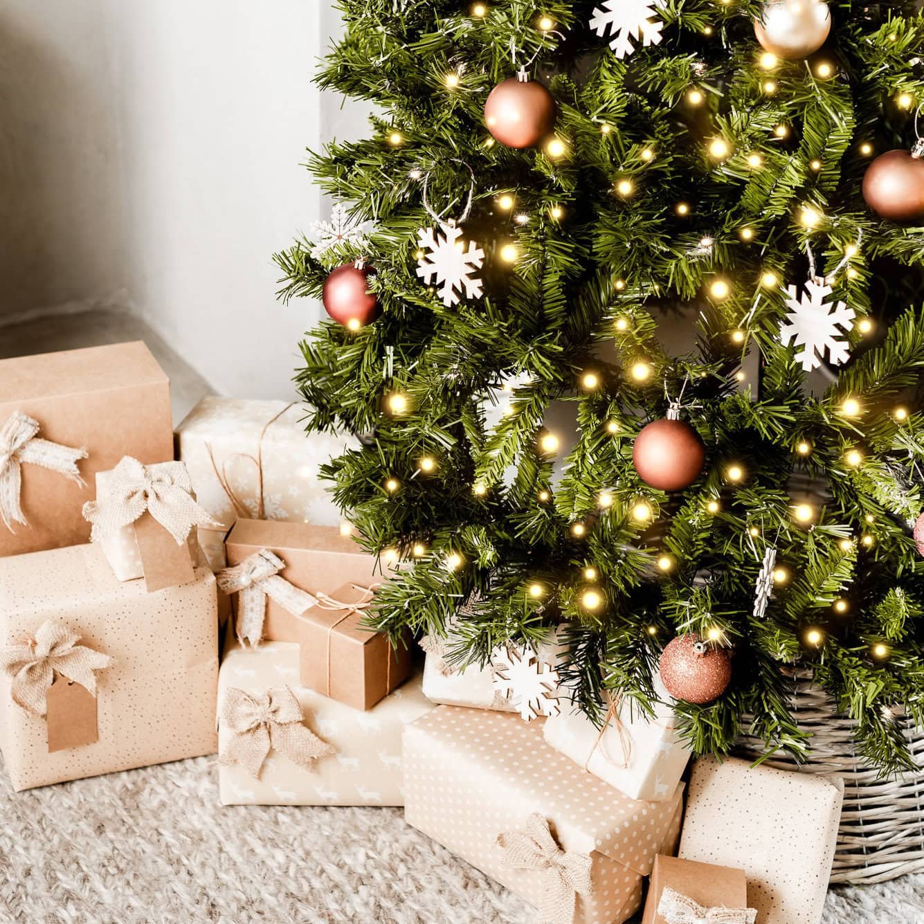 How to save money this holiday shopping season
